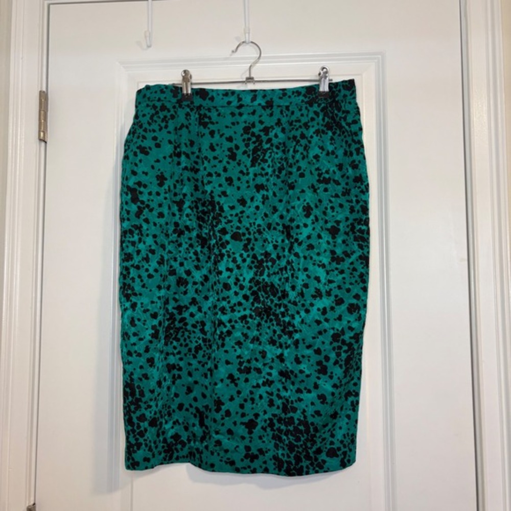 Vintage 100% Pure Silk Green Black Abstract Print Pencil Skirt Size 10 RN 56460